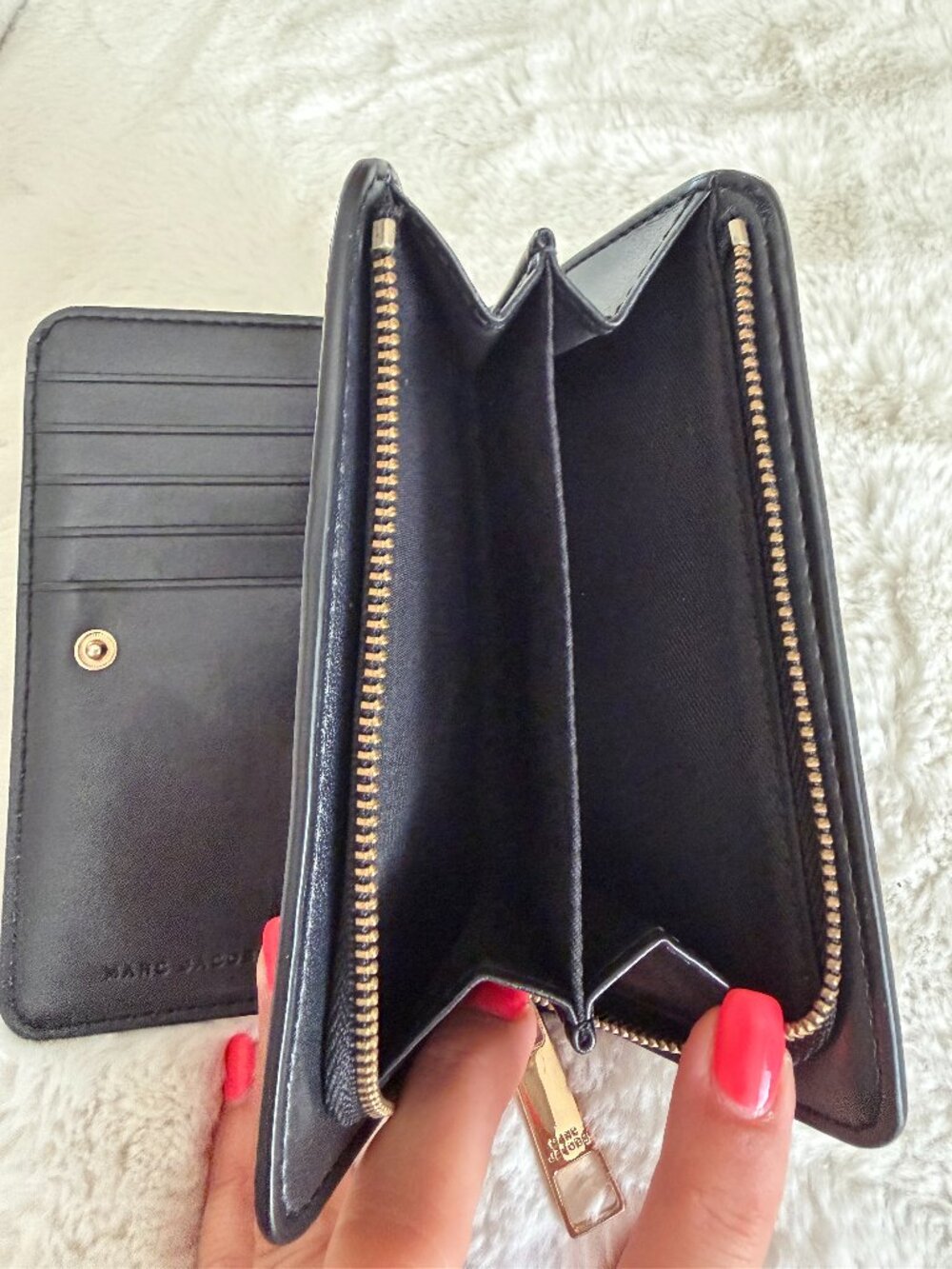 Marc Jacobs Groove Medium Bifold Black Leather With Gold Hardware Wallet - Picture 12 of 13